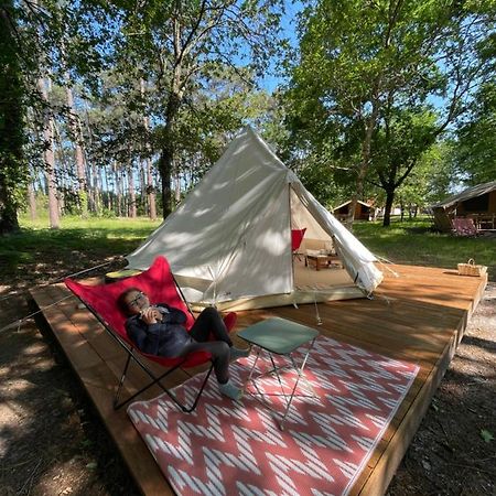 Tente Indiana Chenes - La Teouleyre Сен-Жюльен-ан-Борн Экстерьер фото